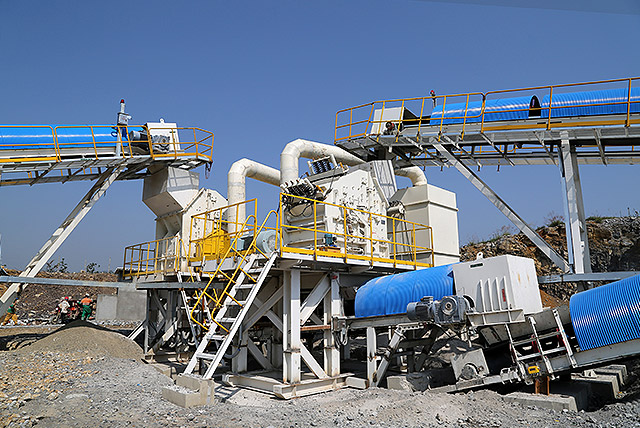 How to Reduce the Dust Problem in the Discharge of Sand Making Machine