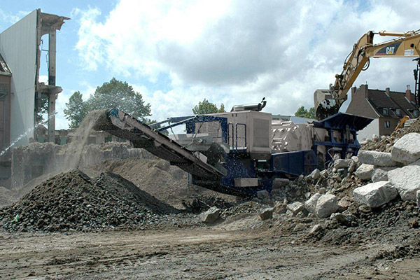 Three major issues of crawler-type mobile crushing station